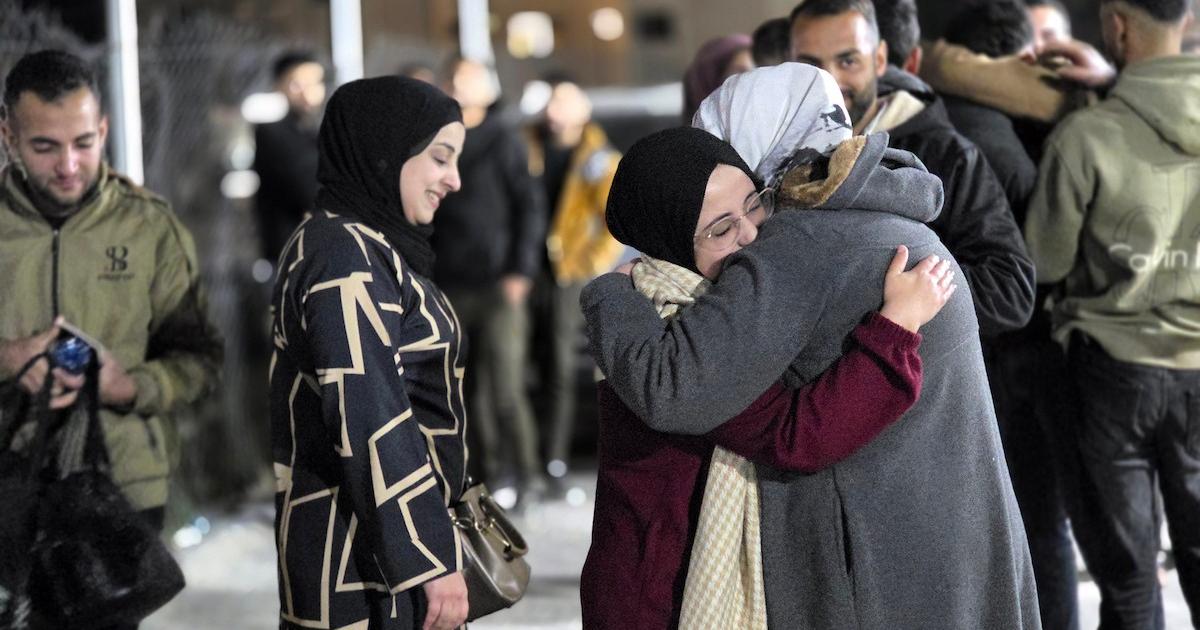 الهلال الأحمر:  18 ألف شخص ينتظرون العلاج و700 غادروا من رفح وسط قيود إسرائيل