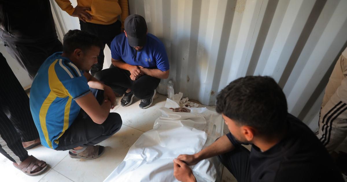 شهـ،داء وجرحى في قصف إسرائيلي متواصل على قطاع غزة وسط تفاقم الأزمة الإنسانية 