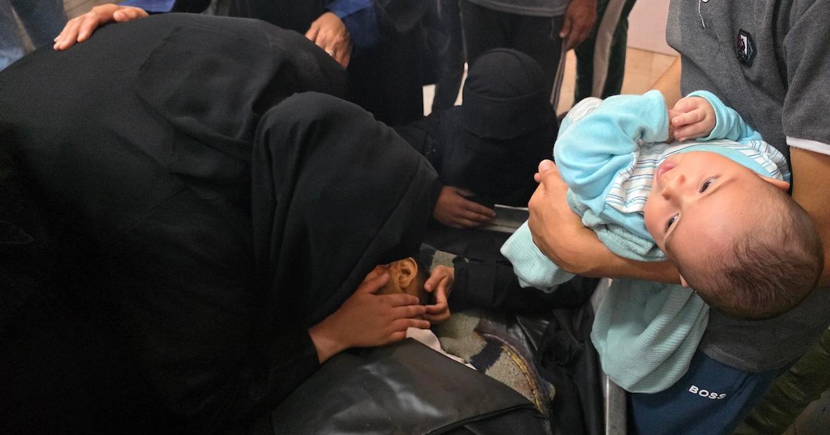 خان يونس تحت القصف… شهيد وجرحى يصلون إلى مجمع ناصر الطبي