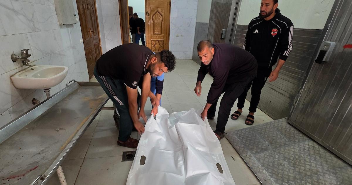 غزة بين خروقات وقف إطلاق النار وخطر انهيار الاتفاق: شهداء وجرحى وتحذيرات من مجاعة شاملة وسط دفع إسرائيلي لتقليص المساعدات