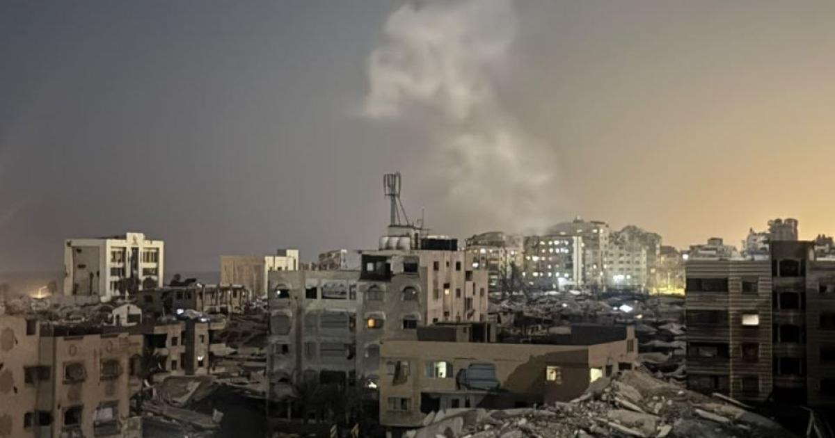 شهيدان و4 مصابين بقصف إسرائيلي في دير البلح واستهداف شقة غربي مدينة غزة