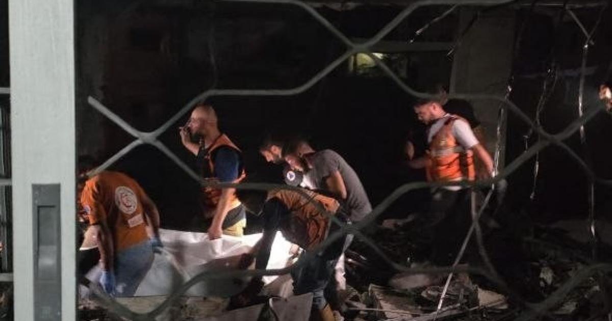 شهيد وإصابات بينهم أطفال إثر 3 غارات إسرائيلية على شقة سكنية غربي غزة