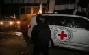 مركبات تابعة للجنة الدولية لـ«الصليب الأحمر» تنقل رفات رهائن إسرائيليين سلمتهم «حماس» في مدينة غزة... 14 أكتوبر (إ.ب.أ).webp