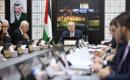 افتتح رئيس الوزراء الفلسطيني محمد مصطفى الاجتماع الأسبوعي لمجلس الوزراء في رام الله، حيث أطلع الأعضاء على آخر التطورات السياسية والدبلوماسية المتعلقة بالقضية الفلسطينية. رام الله، الضفة الغربية، 24 فبراير/شباط 2026.
