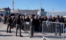 الجيش الإسرائيلي يفرض قيودًا مشددة على وصول الفلسطينيين إلى المسجد الأقصى لأداء أول صلاة جمعة من رمضان عبر حاجز قلنديا الفاصل بين الضفة الغربية والقدس، 20 فبراير/شباط 2026