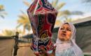 الفلسطينية ريهان شراب تصنع فوانيس رمضان من بقايا صناديق المساعدات في خان يونس جنوب قطاع غزة  8 فبراير/شباط 2026. (صورة: طارق محمد)