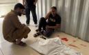نقل مسعفون جثمان رجل فلسطيني وعدداً من الجرحى إلى مستشفى العودة في النصيرات، وسط قطاع غزة، في 13 يونيو/حزيران 2026، إثر هجوم إسرائيلي استهدف عمال بلدية من البريج صورة: حسن الجديدي