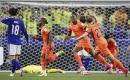 لاعبون هولنديون يحتفلون بالهدف الثاني (Gettyimages).jpg