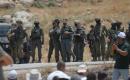 فلسطينيون يؤدون صلاة الجمعة في أراضٍ مهددة بالاستيلاء في قرية إذنا غرب الخليل بالضفة الغربية، الجمعة 12 يونيو/حزيران 2026.تصوير: مأمون وزواز