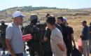 فلسطينيون يؤدون صلاة الجمعة في أراضٍ مهددة بالاستيلاء في قرية إذنا غرب الخليل بالضفة الغربية، الجمعة 12 يونيو/حزيران 2026.تصوير: مأمون وزواز