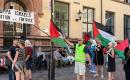 وقفة صامتة في هلسنبوري تجدد التضامن السويدي مع غزة وفلسطين