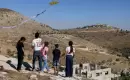تلوّن طائرات ورقية سماء قرية بورين الفلسطينية في شمال الضفة الغربية .. أ ف ب.webp