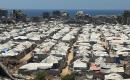صورة عامة لخيام تأوي الفلسطينيين النازحين، تمتد على طول الساحل غرب مدينة غزة وبين أنقاض المباني التي دمرت خلال الحرب، في 1 يوليو/تموز 2026. تصوير: هادي داود