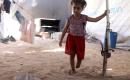 الطفلة جمالات علاء ضبان، ثلاث سنوات ونصف فقدت ساقها اليسرى في هجوم إسرائيلي شمال غزة في مايو/أيار الماضي، ولا تزال تنتظر تركيب طرف صناعي. صورة: بلال أسامة
