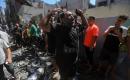 تفقد فلسطينيون مبنىً دمره قصف جوي إسرائيلي في مخيم الشاطئ، غرب مدينة غزة، في 9 سبتمبر/أيلول 2026. وقد دمر القصف المبنى وسط استمرار الهجمات الإسرائيلية على قطاع غزة. صورة: بلال أسامة