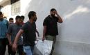 فلسطينيون يودّعون جثمان عنصر الدفاع المدني شريف لبد في مستشفى الشفاء بمدينة غزة، في 15 أيلول/سبتمبر 2026. تصوير: محمد صالحة