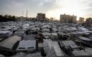 في الأول من أكتوبر/تشرين الأول 2026، اكتظت الخيام التي تؤوي نازحين فلسطينيين بين المباني المدمرة في وسط مدينة غزة، بينما تستعد العائلات لفصل الشتاء وسط ظروف إنسانية صعبة.(صورة: بلال أسامة)