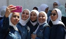 طلبة الثانوية العامة يحتفلون باليوم الأخير من امتحانات توجيهي في مدينة غزة 10.jpg