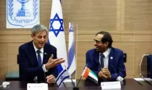 رام بن براك، رئيس اللجنة البرلمانية للشؤون الخارجية والدفاع بالكنيست الإسرائيلي يجتمع مع على النعيمي رئيس لجنة شؤون الدفاع والداخلية والخارجية بالمجلس الاتحادي الوطني الإماراتي في السابع من فبراير شباط 2022. تصوير رونن زفولون- رويترز .