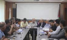 البيرة - محدثون خلال اجتماع لهيئة شؤون الأسرى والمؤسسات الفلسطينية الخاصة بالحركة الأسيرة لمناقشة اضراب الأسرى.jpg