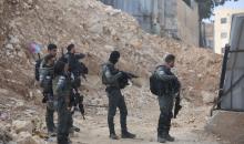 القوات الإسرائيلية تهدم منزل يعود لعائلة فلسطينية بحجة عدم الترخيص في حي بيت حنينا بالقدس الشرقية 1.jpg
