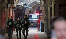 من محيط عملية الطعن بالقدس .. تصوير (الفرنسية) 7.jpg