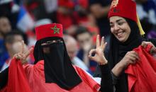 المغاربة يحتشدون في ملعب المباراة لتشجيع منتحبهم .. تصوير (الفرنسية) 32.jpg