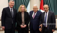 الرئيس محمود عباس،يستقبل مدير المخابرات البريطانية ريتشارد مور.jpg