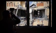 دمار كبير يخلفه القصف الإسرائيلي على شقة سكنية في مدينة حمد القطرية بخانيونس 21.jpg