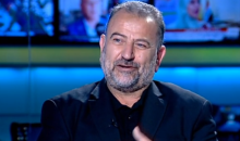 الشيخ  صالح العاروري خلال اللقاء.png