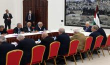 الرئيس محمود عباس، يترأس اجتماعا للقيادة في مقر الرئاسة 8.jpg