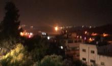 الاحتلال يطلق قنابل مضيئة بالقرب من حاجز شافي شمرون شمال غرب نابلس.jpg