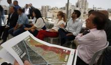 دبلوماسيون خلال زيارتهم قرية دار صلاح (ارشيفية)
