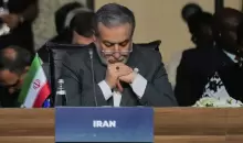 وزير الخارجية الإيراني عباس عراقجي خلال حضوره أحد اجتماعات وزراء خارجية «منظمة التعاون الإسلامي» في إسطنبول (أ.ب).webp