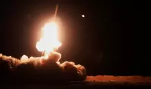 أرشيفية لإطلاق صاروخ خلال تدريب دفاعي في مكان غير معلن في إيران (رويترز).webp