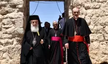 بطريركا القدس يزوران غزة.webp