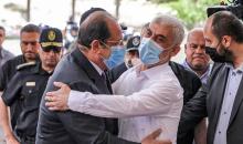 صورة من غزة لوزير المخابرات السابق عباس كامل.jpg