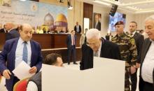 الرئيس محمود عباس يتفقد سير انتخابات حركة الشبيبة الفتحاوية.jpeg