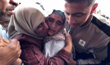 الأسيرة والممرضة الفلسطينية المحررة تسنيم الحمص تصل إلى مستشفى شهداء الأقصى في دير البلح بعد إطلاق سراحها من سجون الاحتلال.jpg