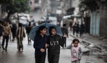 أغرقت الأمطار الغزيرة العديد من خيام النازحين الفلسطينيين في مخيم البريج، وسط قطاع غزة، في 25 نوفمبرتشرين ا (7).jpg