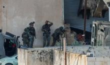 مشاهد صادمة تُظهر جنودا من جيش الاحتلال وهم يطلقون الرصاص مباشرة على شابين أمام أحد المنازل في مدينة جنين 1111.jpg