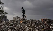 وفد من الأمم المتحدة يتفقد حوض تجميع مياه الصرف الصحي في حي الشيخ رضوان بمدينة غزة (26).jpg