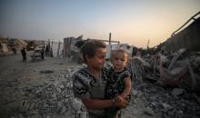 العائلات الفلسطينية العائدة إلى جباليا في شمال قطاع غزة تواصل حياتها بوسائل محدودة.jpg