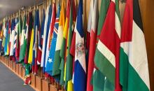 علم فلسطين يرفع لأول مرة بين أعلام الدول الأعضاء في مقر الاتحاد البريدي العالمي في العاصمة السويسرية.jpg