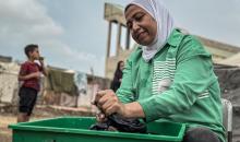 النازحون الفلسطينيون يكافحون للتكيف مع ظروف معيشية قاسية ونقص حاد في الخدمات الأساسية (7).jpg