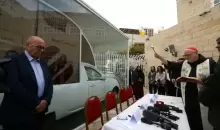 سيارة البابا فرنسيس تحوّلت إلى عيادة متنقلة لأطفال غزة .. ا ف ب.webp