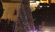 إضاءة شجرة الميلاد في بيت لحم.. تصوير - أحمد مزهر (وفا)