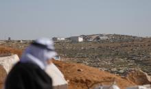 هاجم مستوطنون إسرائيليون عائلة فلسطينية وخربوا ممتلكاتهم في بلدة السموع، جنوب الخليل، 23 ديسمبر/كانون الأول 2025. صور: مأمون وزواز