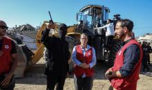 تُجري كتائب القسام واللجنة الدولية للصليب الأحمر ووفد مصري جهود بحث لانتشال جثث أسرى إسرائيليين في جباليا شمال قطاع غزة في الأول من ديسمبر/كانون الأول 2025