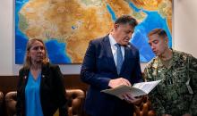 قائد سنتكوم خلال اجتماع حول غزة في القدس.jpg